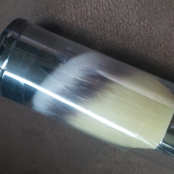 It Cosmetic blush brush - Picture 4 of 4
